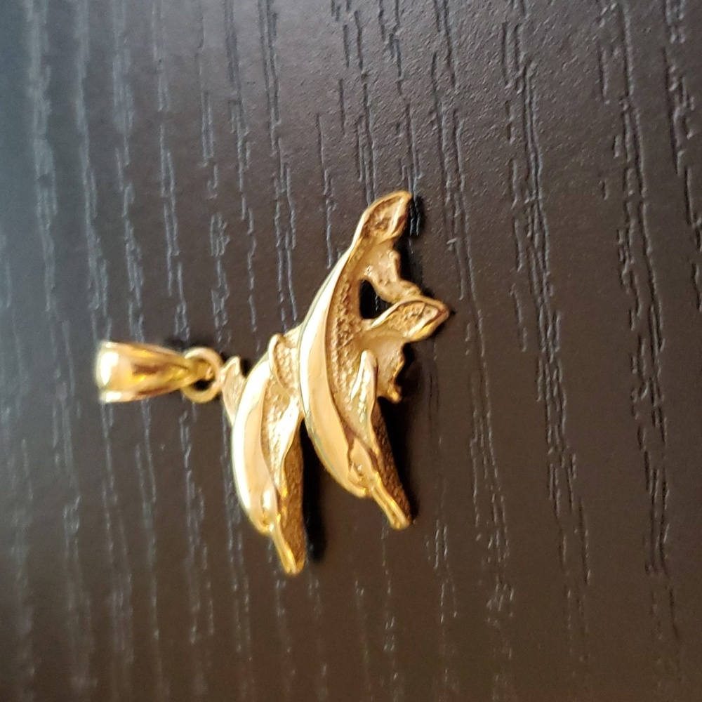 14K gold pair of dolphins pendant. - Picture 3 of 3